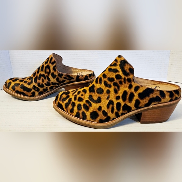 Sofft Ameera Cow hair & leather Animal Print Heeled Mule - Picture 7 of 14